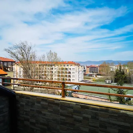 מלון דירות Complex Golden Dreams 3*