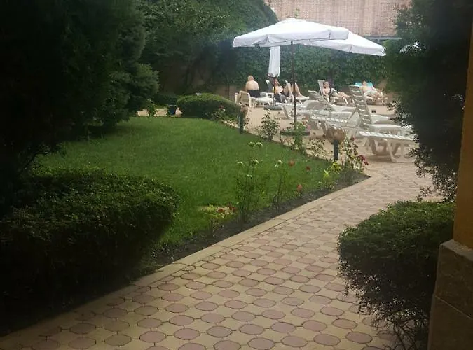 Complex Golden Dreams סאני ביץ'