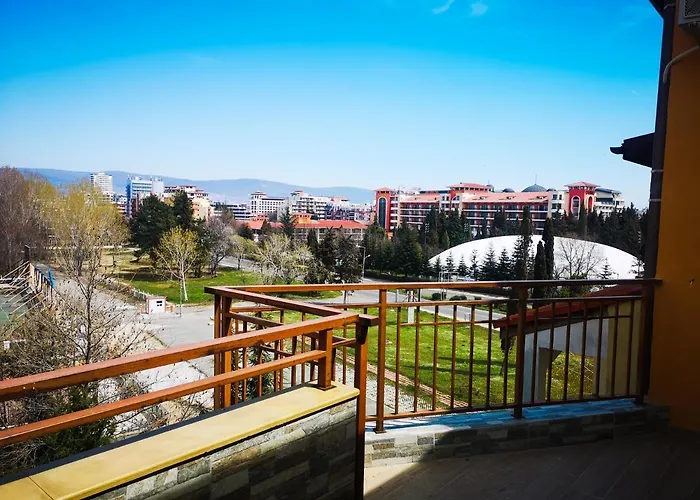 Aparthotel Complex Golden Dreams 3*