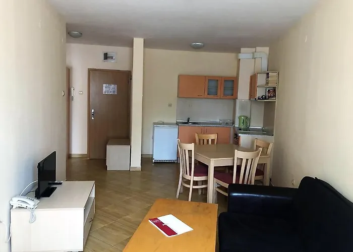 Complex Golden Dreams Aparthotel 3*